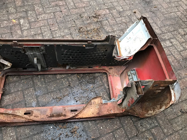 72-79 Bay Rear Clip Cut Corner section Valance Shelf