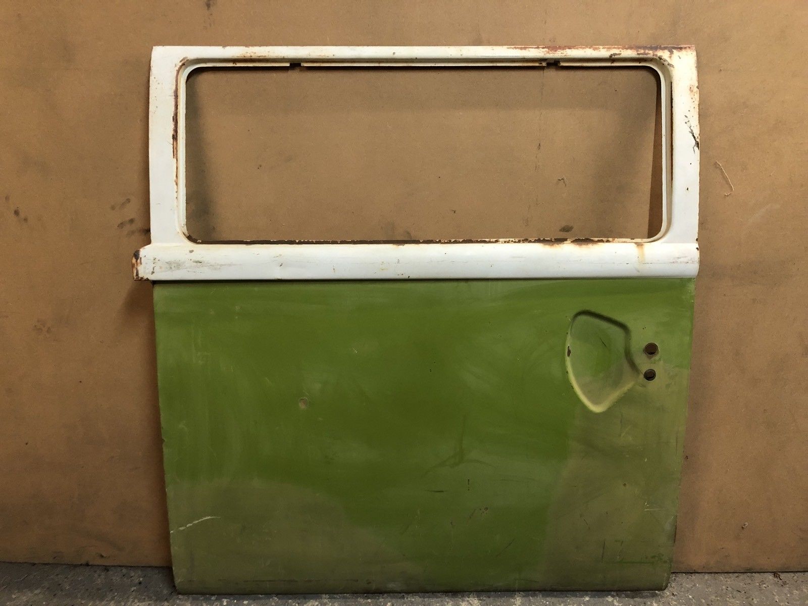 VW Bus T2 Sliding Door Right with Window (1968-1973 VW Bus T2 Sliding Door Right with Window (1968-1973