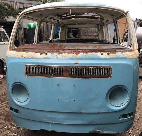 1971 VW Bay Window Camper Bus Deluxe Sunroof Project Niagara Blue and White