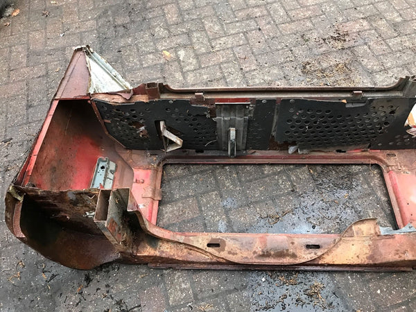 72-79 Bay Rear Clip Cut Corner section Valance Shelf