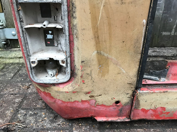 72-79 Bay Rear Clip Cut Corner section Valance Shelf