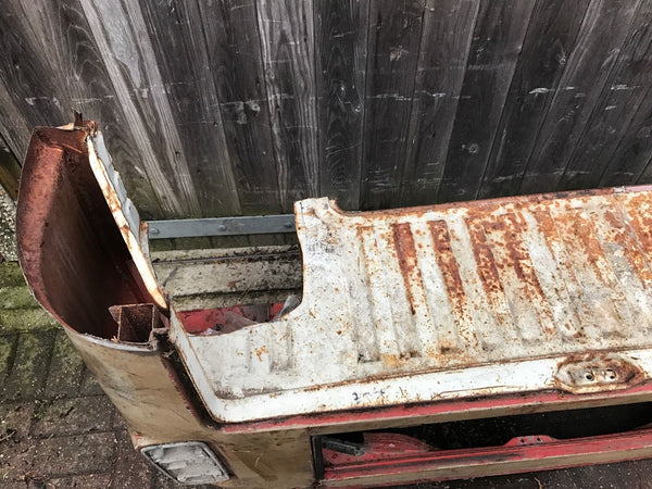 72-79 Bay Rear Clip Cut Corner section Valance Shelf