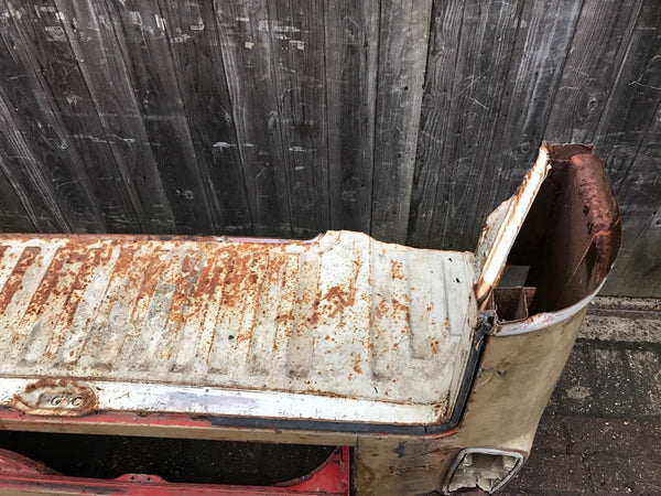 72-79 Bay Rear Clip Cut Corner section Valance Shelf